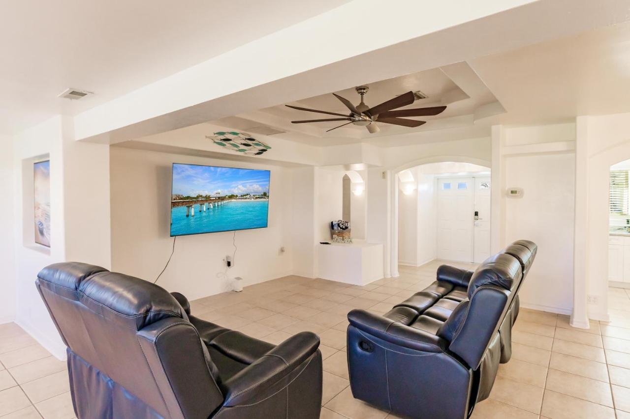 נורת' פורט מיירס New! Dock Canal Family Home W/Pool & Gulf Access! מראה חיצוני תמונה
